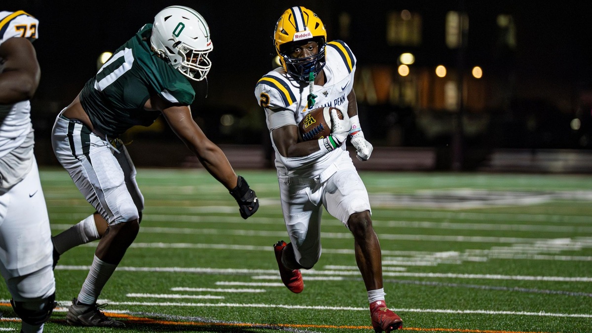 Destynd Loring ran for more than 200 yards and three scores in an upset win over Baker (Kan.).