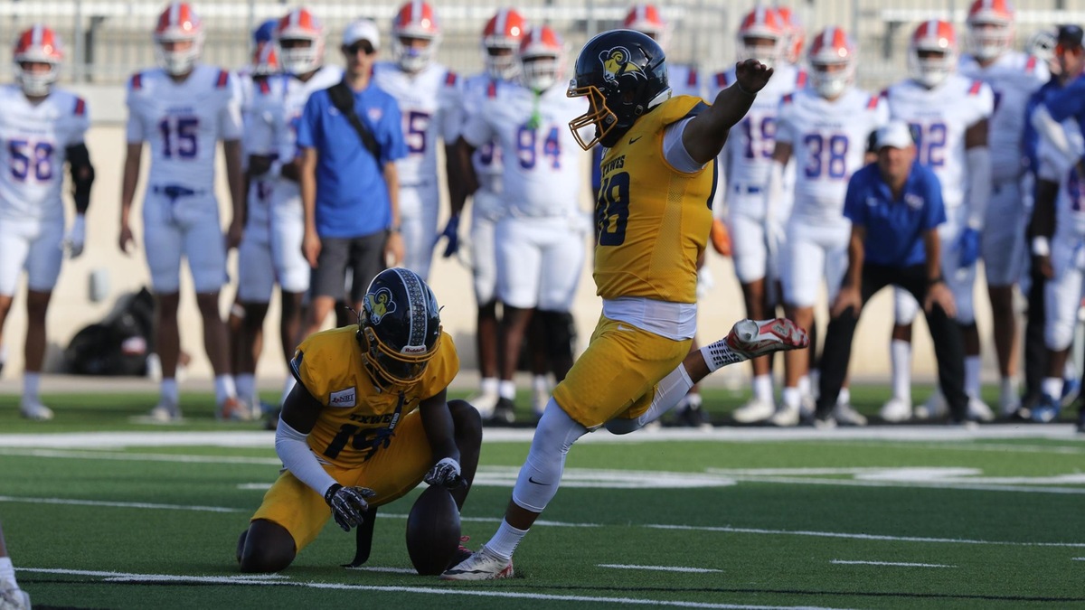 Freddy Joya's four field goals and seven successful PATs led to this week's special teams honor.