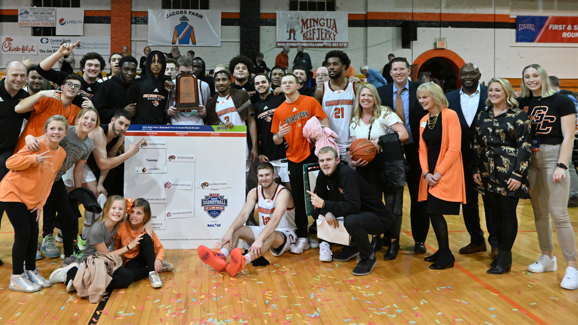 Men's Basketball - Georgetown College