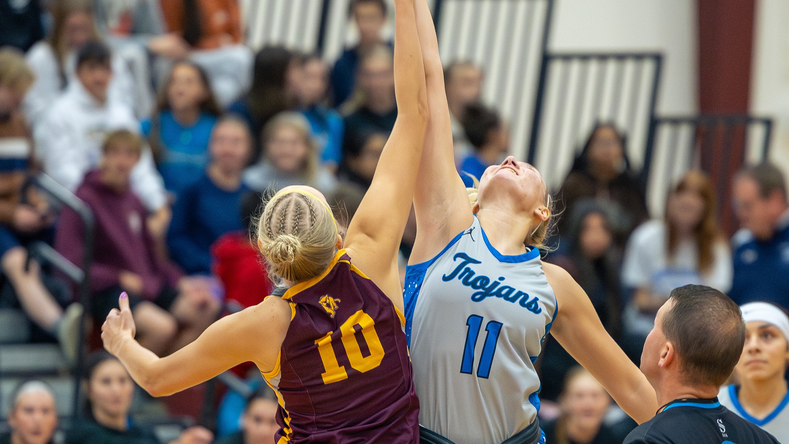 Tabor Teel Opens Season as First Women's Basketball Defensive Player of the Week