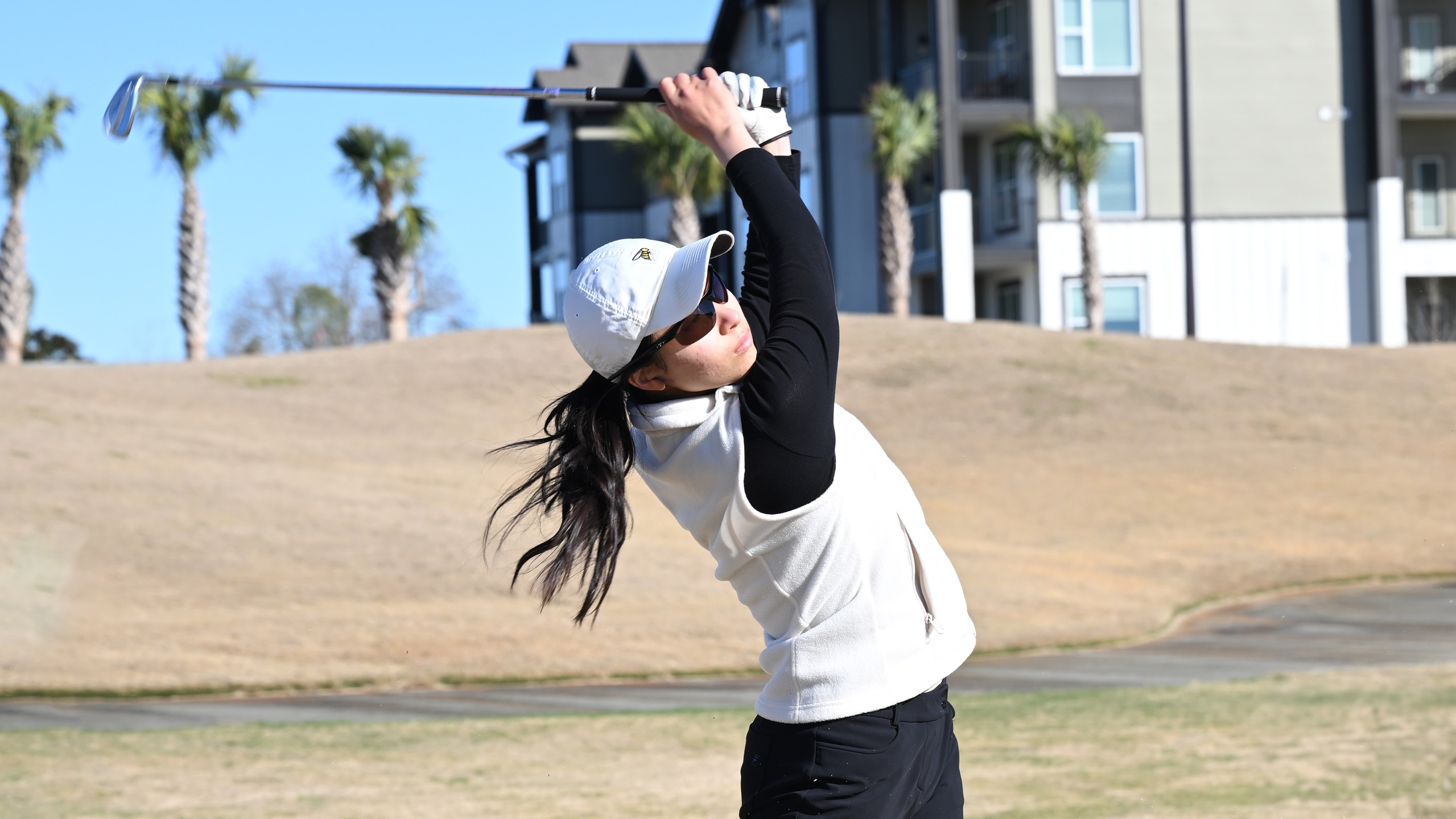 Yunyi Luo won the Oldfield Intercollegiate in 5-over par.