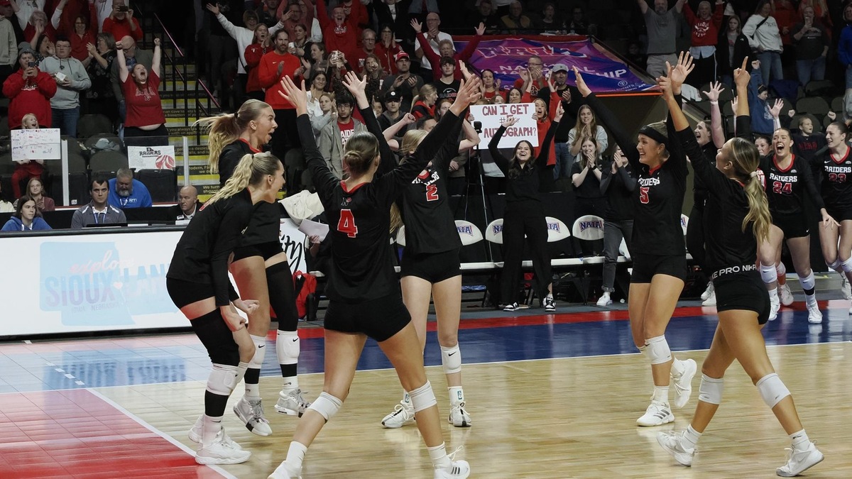 Northwestern Sweeps Bulldogs to Advance to Second Championship