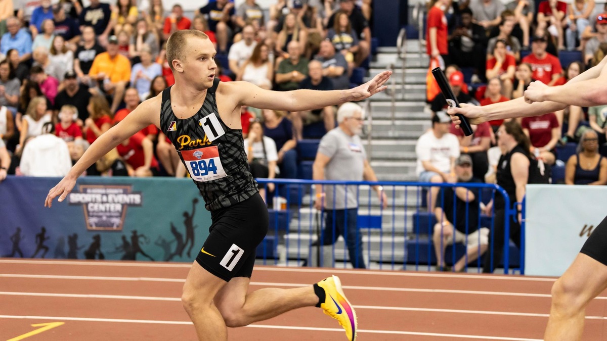 men's track relay