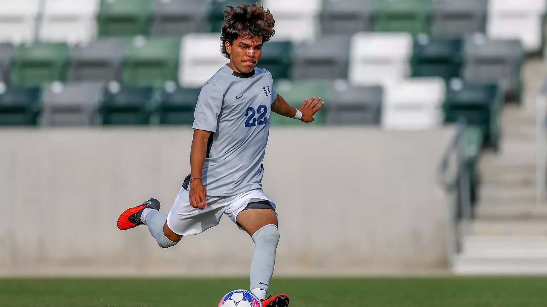 Alcaraz named offensive weekly award winner