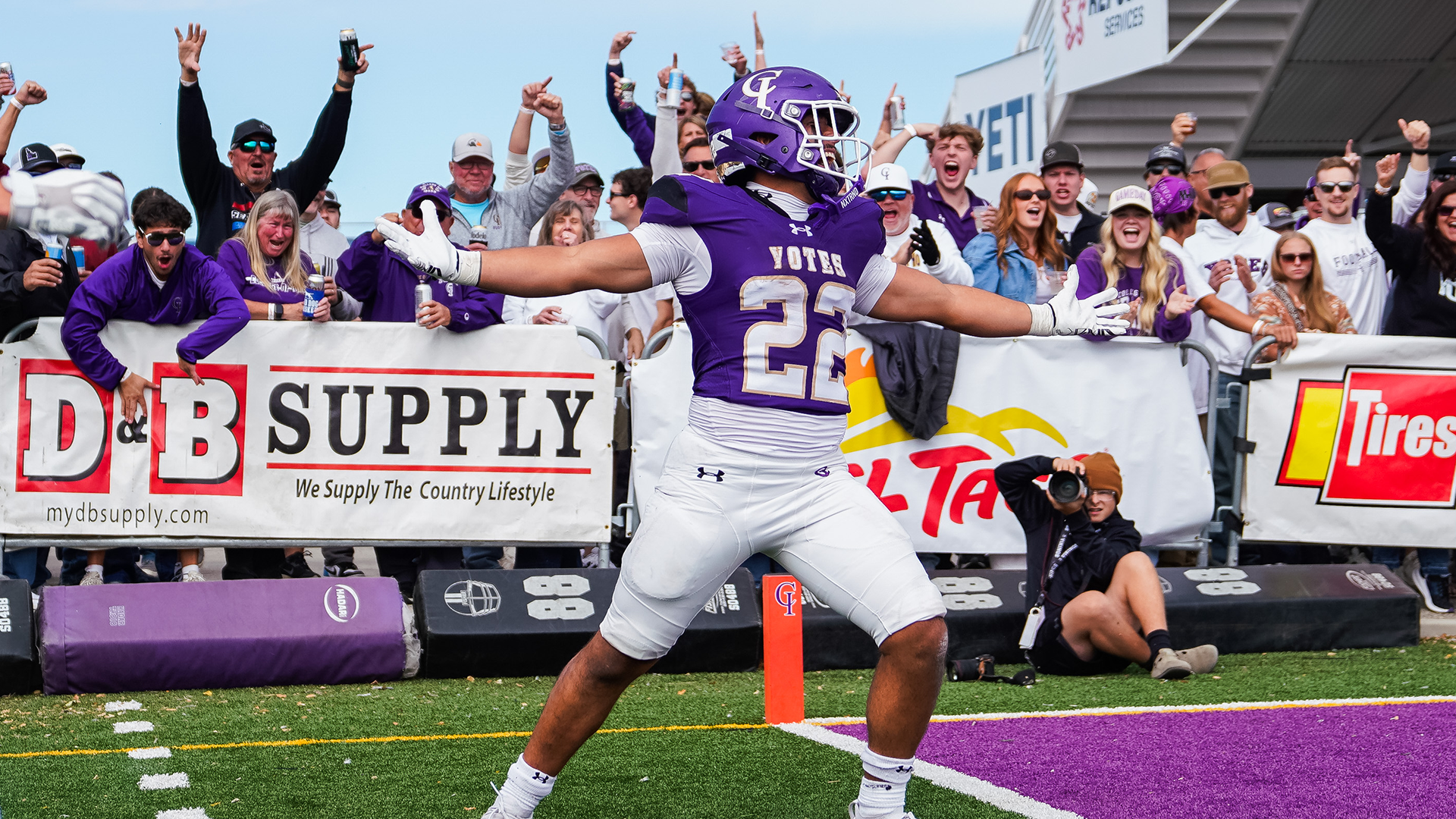 College of Idaho Football Player and Fans