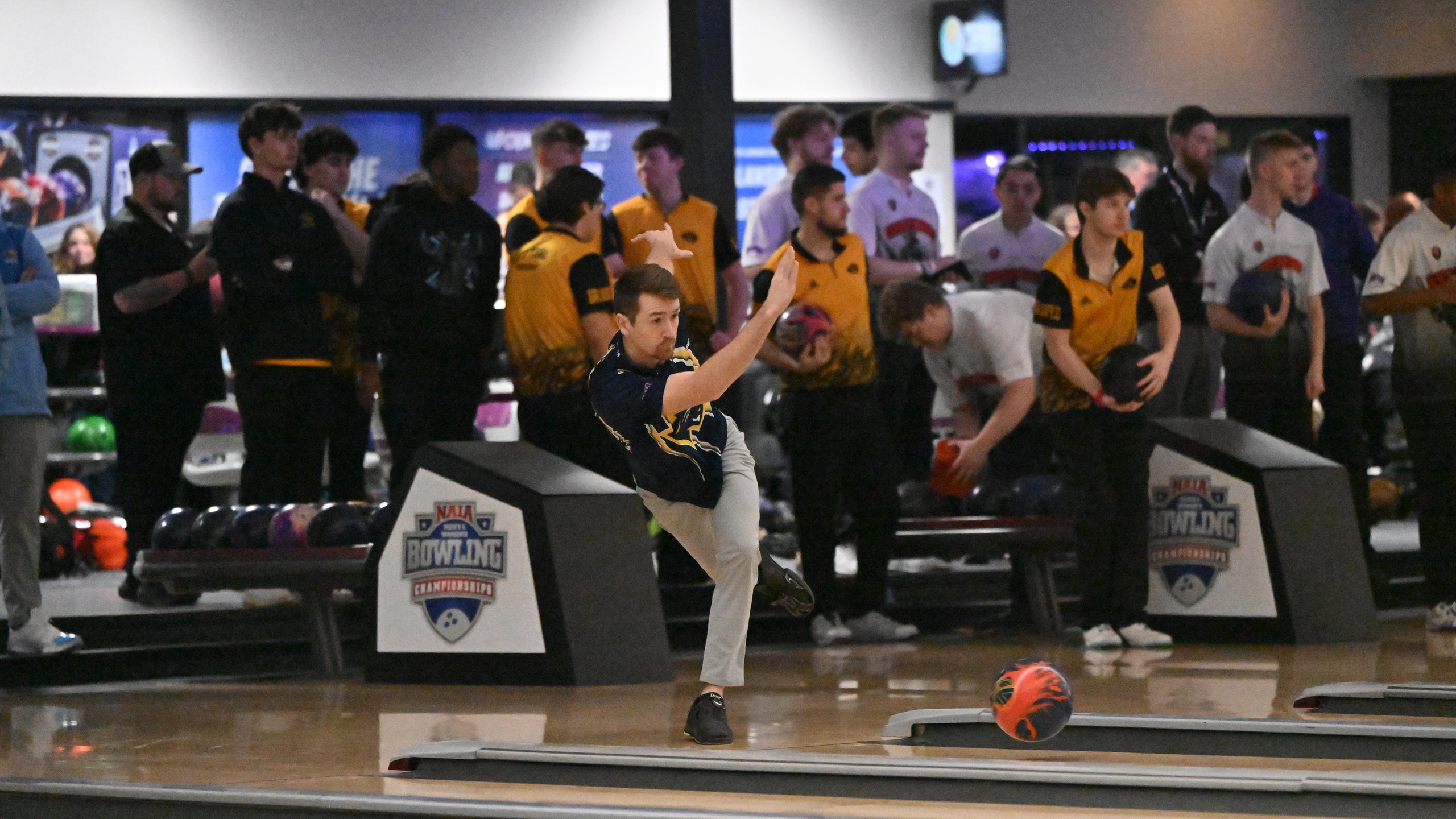 Top Two Seeds Move Forward in Mega Match as Men’s Bowling Championship Gets Underway in Michigan