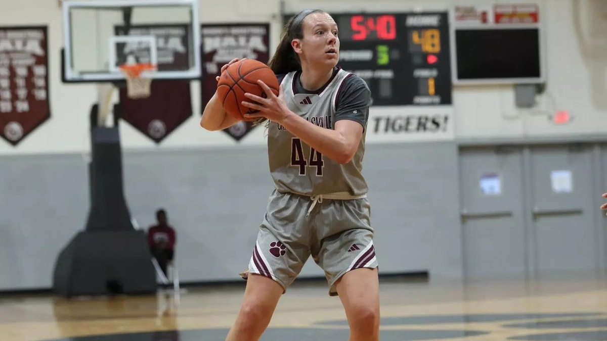 Whitney Hay Averages 23.7 Points Per Game to Earn Women’s Basketball Offensive Player of the Week
