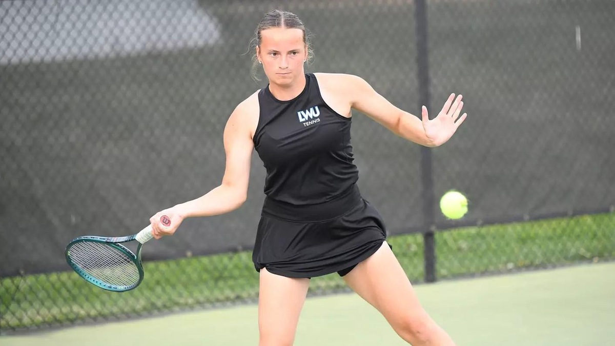 Keiser Leads Unchanged Top Eight in Women’s Tennis Poll, St. Thomas Cracks Top 10