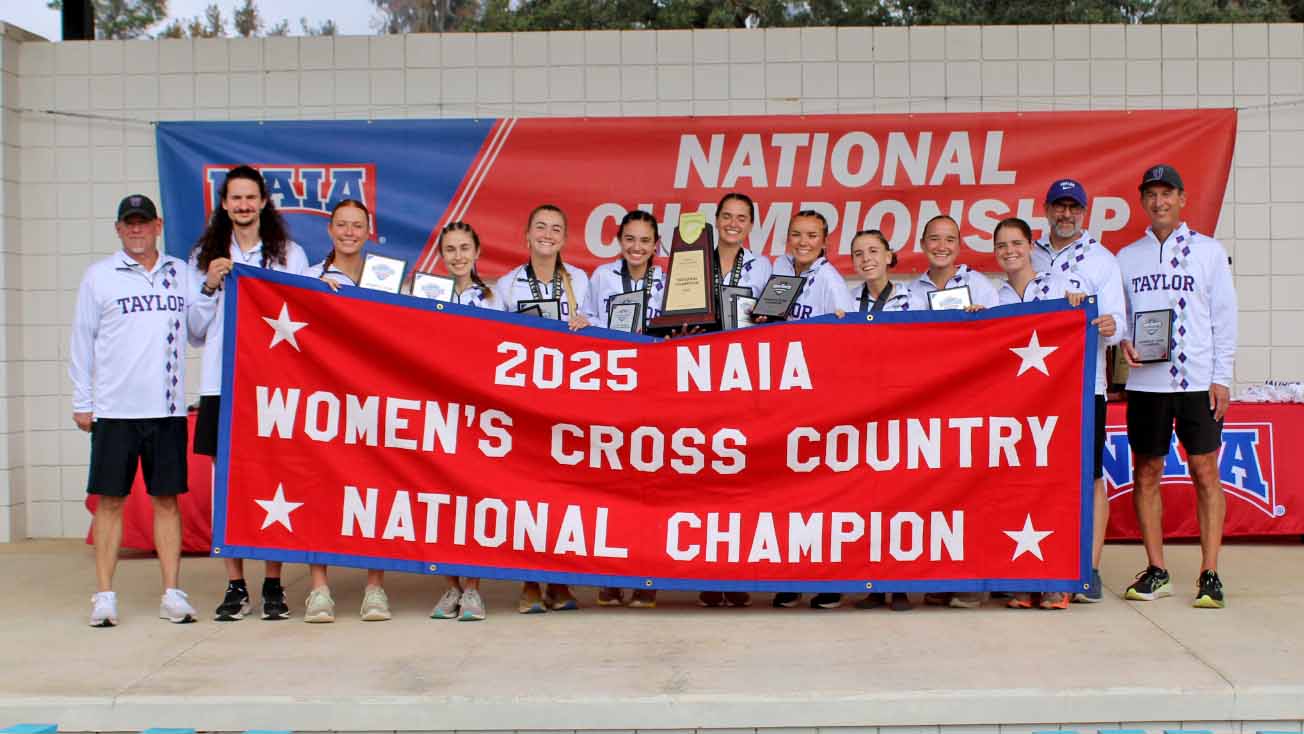 Halterman’s Record-Breaking Run Leads Taylor (Ind.) to Second Women’s Cross Country Red Banner in School History